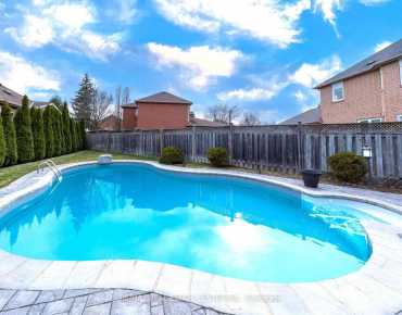 2817 Constable Rd Clarkson, Mississauga 3 beds 3 baths 2 garage $1.3M