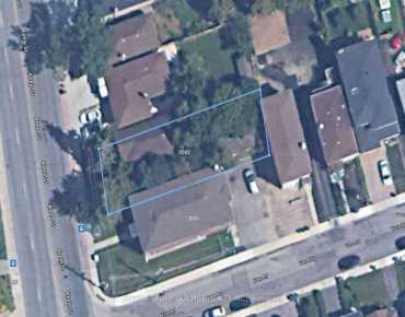 
1516 Lawrence Ave W Maple Leaf, Toronto 3 beds 2 baths 3 garage $979.9K