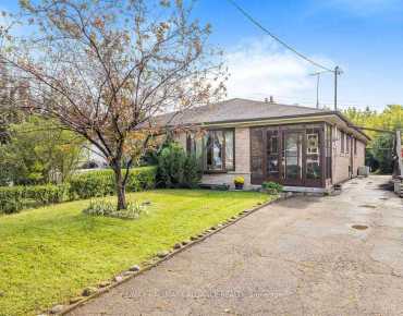 137 Kennard Ave <a href='https://luckyalan.com/community_CN.php?community=Toronto:Bathurst Manor'>Bathurst Manor, Toronto</a> 3 beds 2 baths 1 garage $1.199M